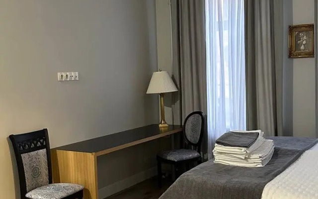 Dizaynerskie Dvukhkomnatnyje Ryadom S Tsentrom Goroda Apartments