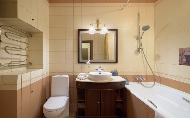Yevrodvukhkomnatnaya Na 5 Gostey Modernaflats Sofiyskaya Flat