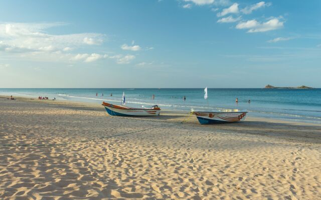 Отель Nilaveli Beach