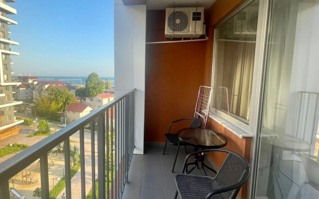 Dlya Troikh Gostey S Vidom Na More Flat