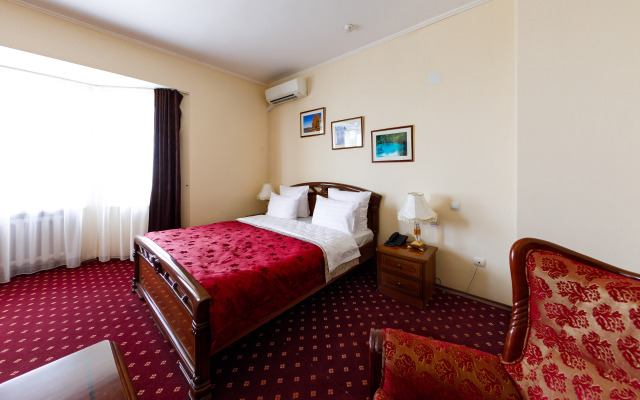 Uyut Tamani Hotel