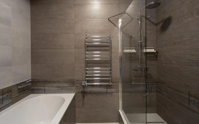 Roskoshnaya dvukhurovnevaya kvartira s sobstvennoy terrasoy Flat