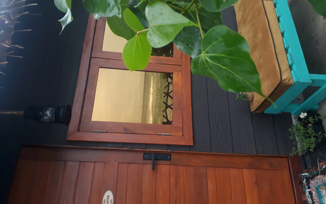 Tomorrowland Beach Villas & Fisherman's Wharf Restaurant Mini Hotel