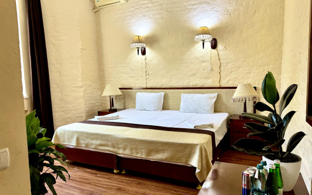 Retro Palace Hotel
