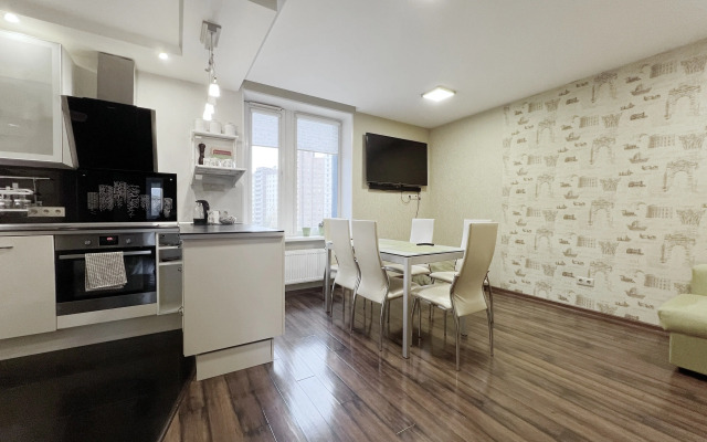 Yevro 3ka Nevabed V Neboskrebe Flat