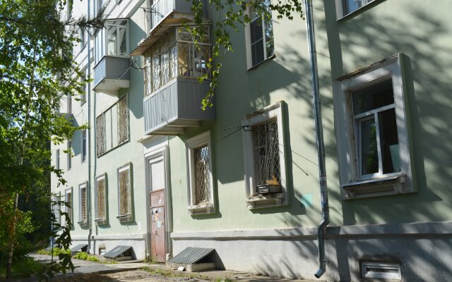 Двухуровневые апартаменты рядом с метро и парком Крылья Советов