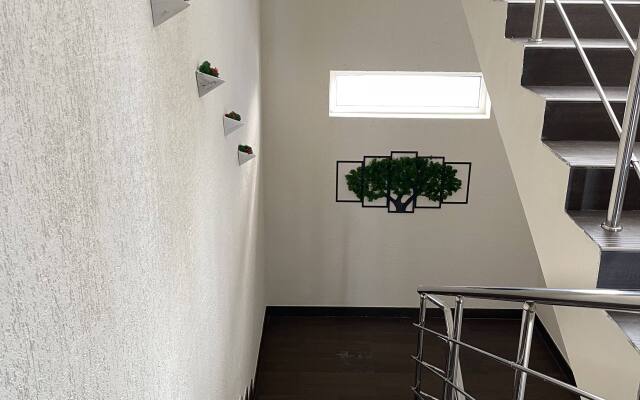 S basseynom i 5 master spalnyami Villa