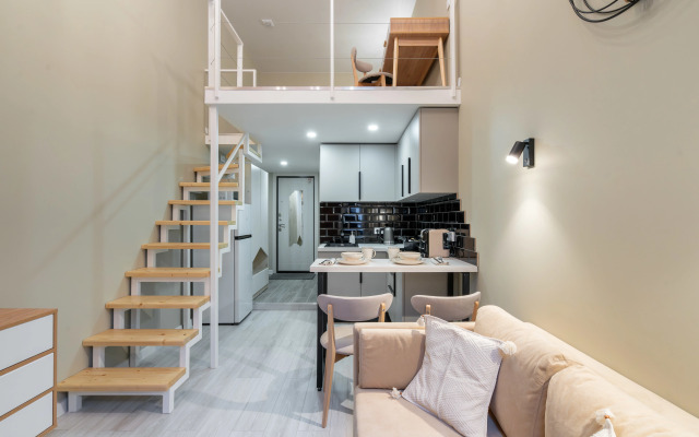 Квартира уютная студия с дизайнерским ремонтом