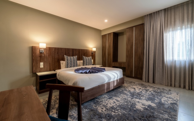 Central Hotel- Ridge