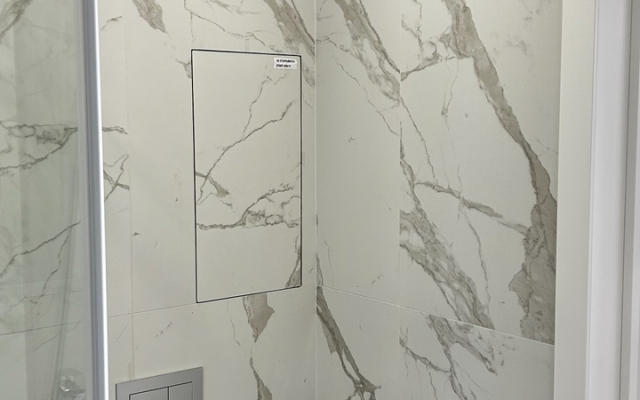 Stilnaya ot dizaynera u ozera Flat