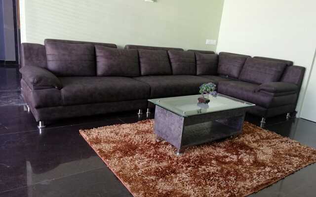 Gateway Suites Hotel
