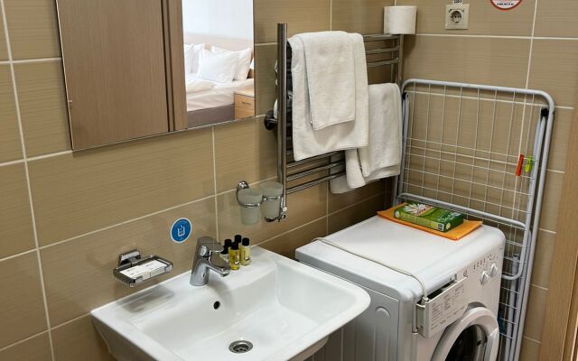 Parusnaya 21 Apartment 1