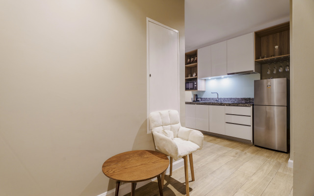 Diamond 2Br  Deluxe Poolside Condo Apartments