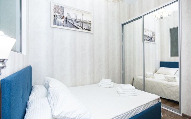Ulitsa Roz, D.36 Flat