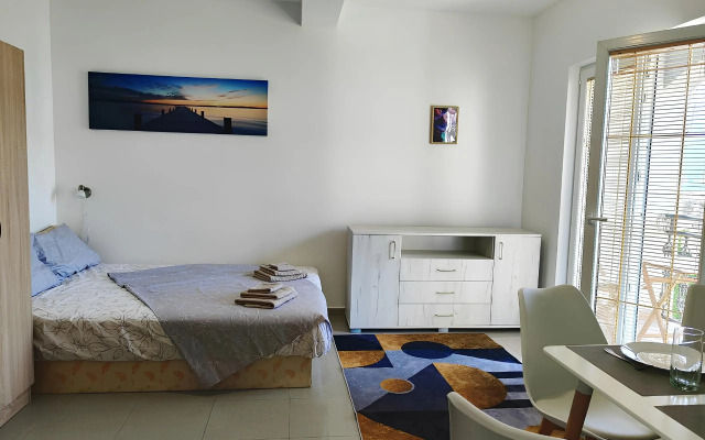 Skipper Bay Apartments