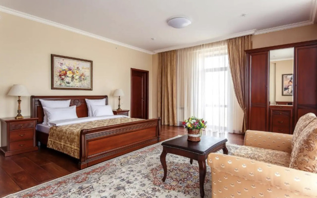 Alanda Hotel