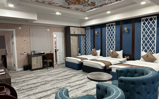 Tinchlik Plaza Hotel