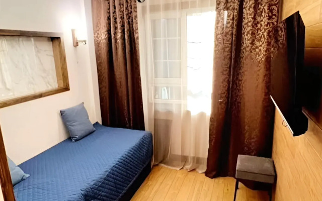 Ryadom s Morem i Vokzalom Flat