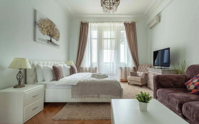 Lyuks s balkonom ı vidom na Moskva-Siti Apartments