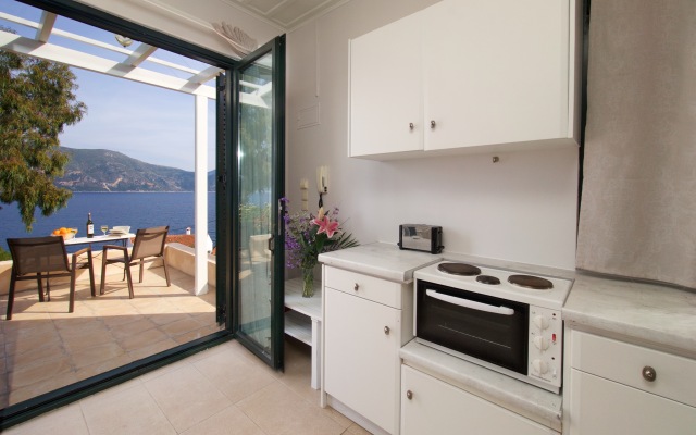 Martini Waterfront Suites Apartments
