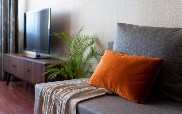 Stilnaya Kvartira S Vidom Na Most Vlyublennykh Apartments