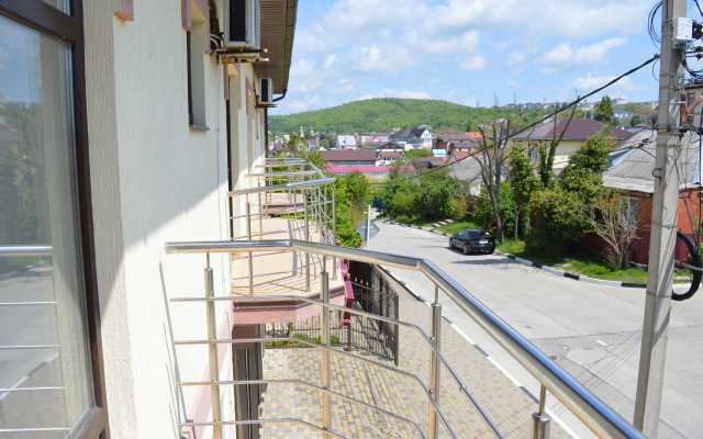 Yuzhny Prichal Guest House