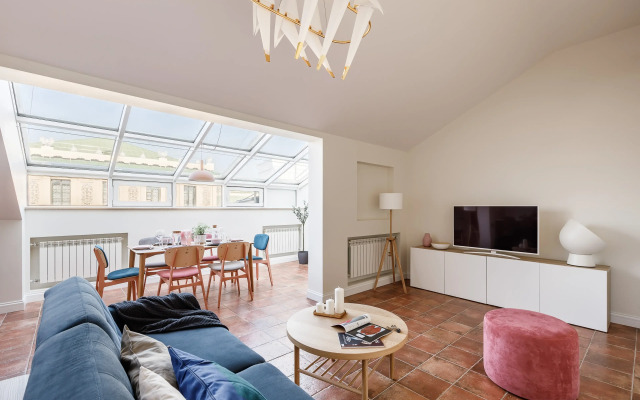 Апартаменты Hermitage Mansard 170 кв.м напротив Дворцовой Площади с Видом на Эрмитаж