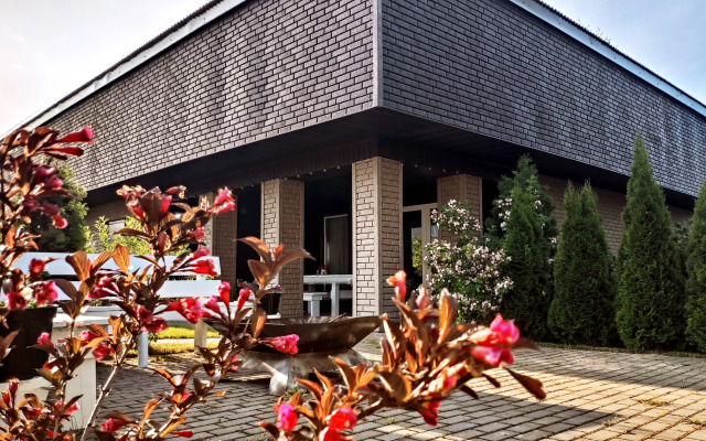 Domik dlya Semeynogo Otdykha na Beregu Ozera Private House