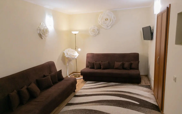 Klavis Na Surikova 6-1 Apartments