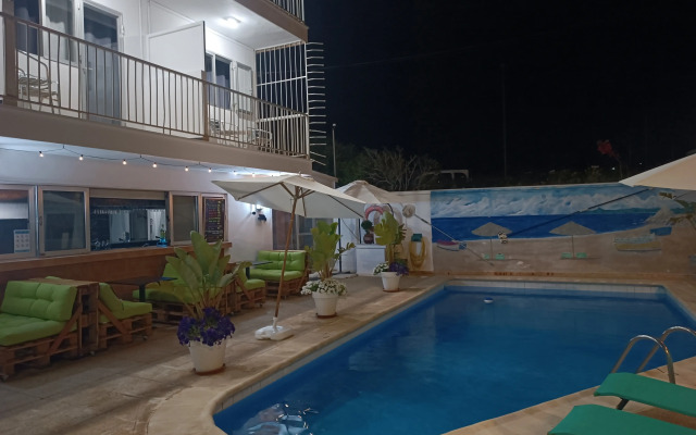 Orsi Hostel