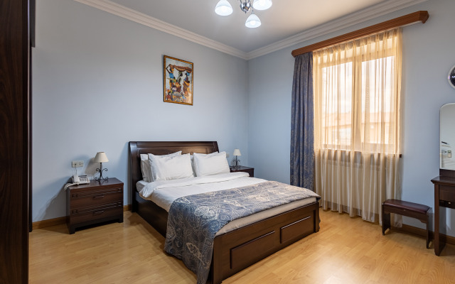 La Defense Yerevan Hotel