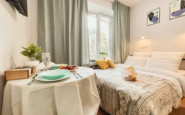 Apartment Metro Plus