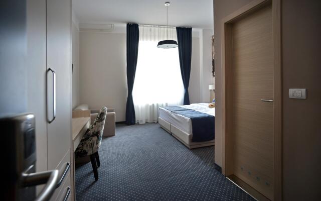 Ночлег и завтрак (B&B) Five Points Square - City Center