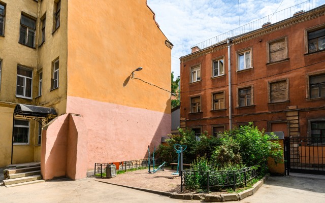Saperniy Pereulok 9-A Apartments