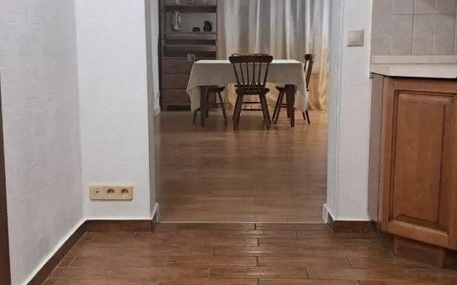 Na Chernitsynskom Proyezde, 8s1 Flat