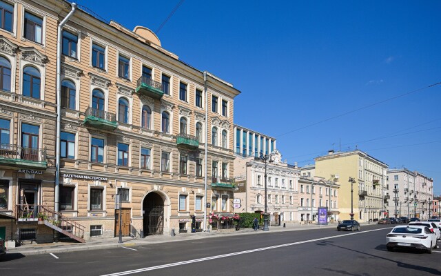 1912 U Nekrasovskogo Sada Apartments