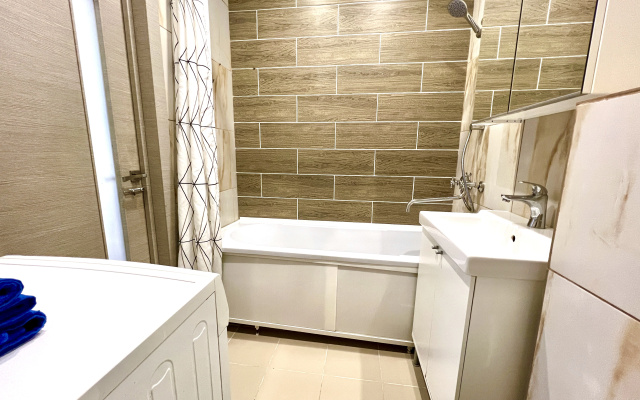 Uutnye Apartamenty v ZK Raduznyj Luks (ul. Solnecnaa 18)