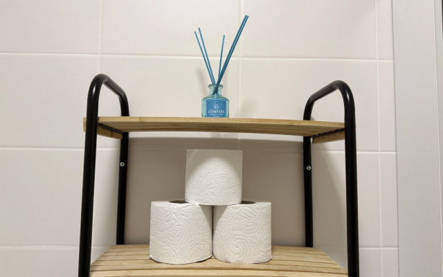 Апартаменты Элитные на берегу реки Тура с видом на Мост Влюбленных