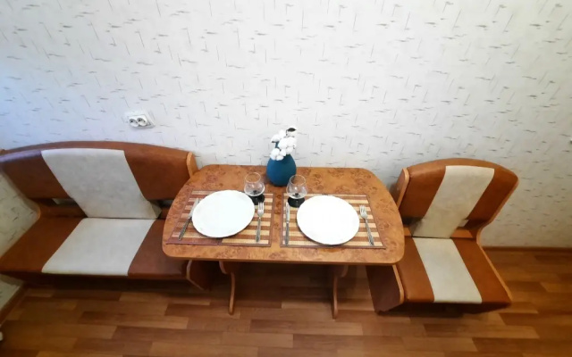 Apartamenty s Vidom na Gorod na Holmogorskaa 4B