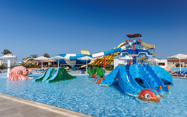 Alora Aqua Park Resort by SUNRISE