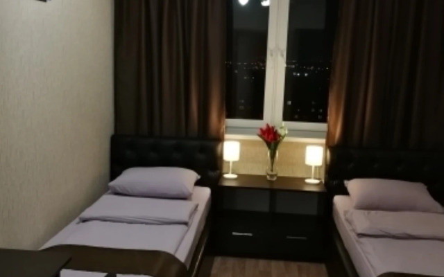 Квартира Трехкомнатная на Якорной