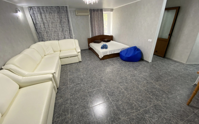 2-Kh Komnatnaya Kvartira V Tsentre Goroda Flat