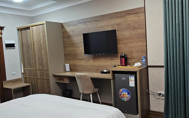 Sharq Hotel