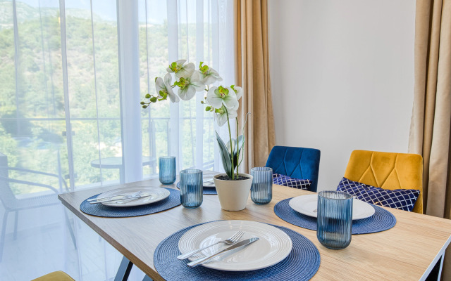 Sunny Side Three Bedrooms Apartment