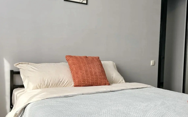 Квартира Двухкомнатная возле Космопорта