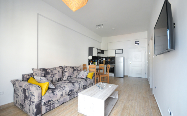 Sea Breeze LUX 1/4 Apartments