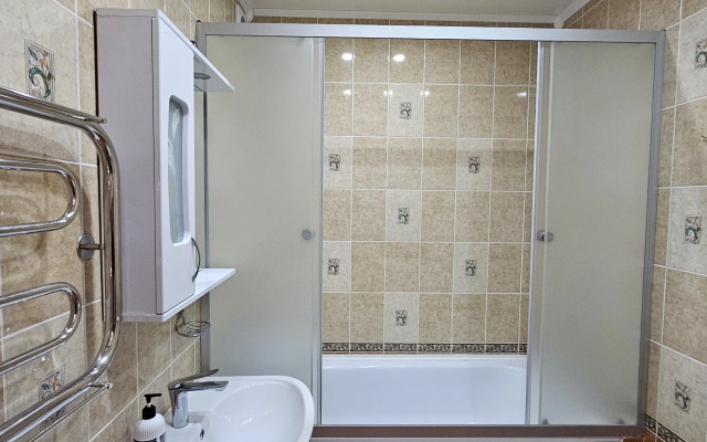 Trekhkomnatnye Na Yemlyutina Flat