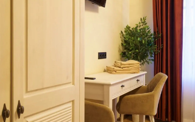 Отель Кристал