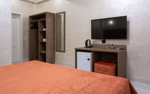 Amra Hotel