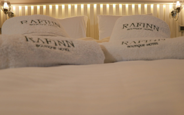 Rafinn Hotel